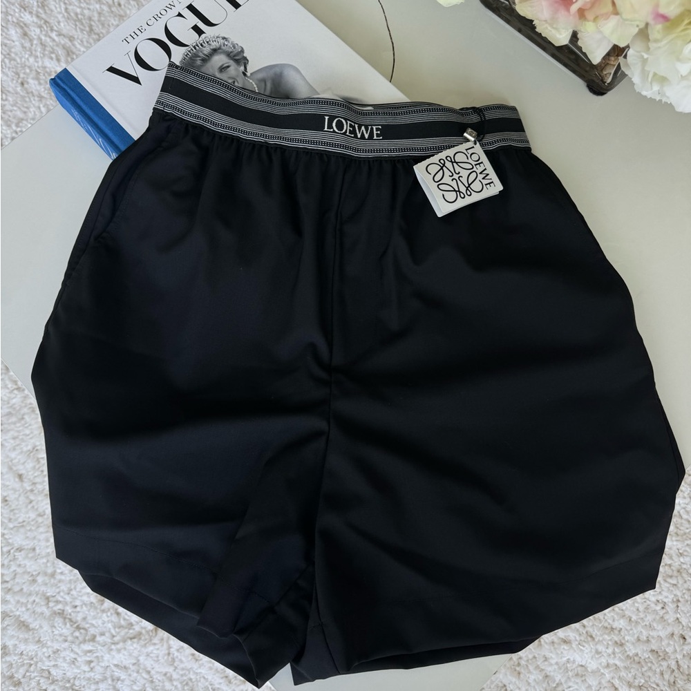 Pantalón de vestir negro para mujer .